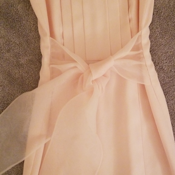 Pale blush pink midi dress with slit. - Picture 4 of 8